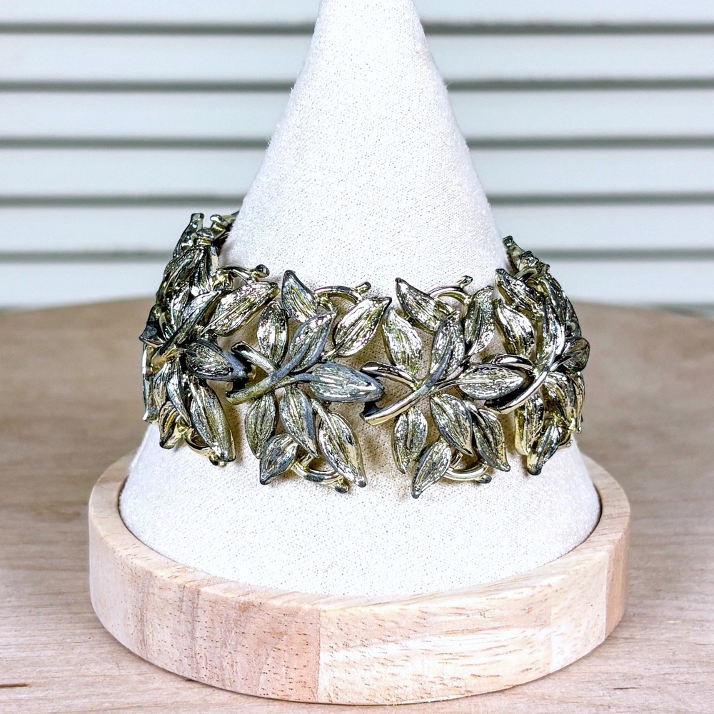 Coro 1950s Sculptural Silver Leaf Bracelet‎ Florentine Pegasus Vintage Jewelry